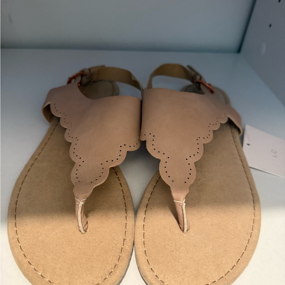 LC Lauren Conrad Scalloped Rose Beige Sandals